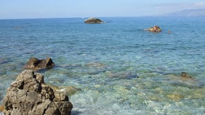 Una spiaggia nelle vicinanze