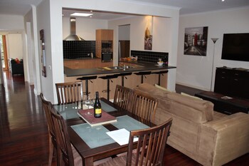 Yering Gorge Cottages Deals Reviews Yering Aus Wotif