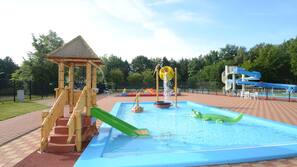 Innenpool, 3 Außenpools