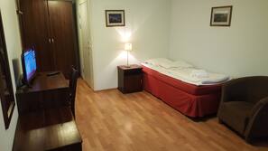 Skrivebord, babysenger (mot et tillegg) og ekstraseng (mot et tillegg)