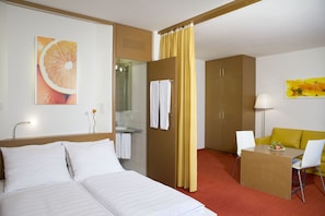 Apartment | Free cribs/infant beds, rollaway beds, free WiFi, bed sheets