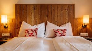 Hochwertige Bettwaren, Pillowtop-Betten, Schreibtisch