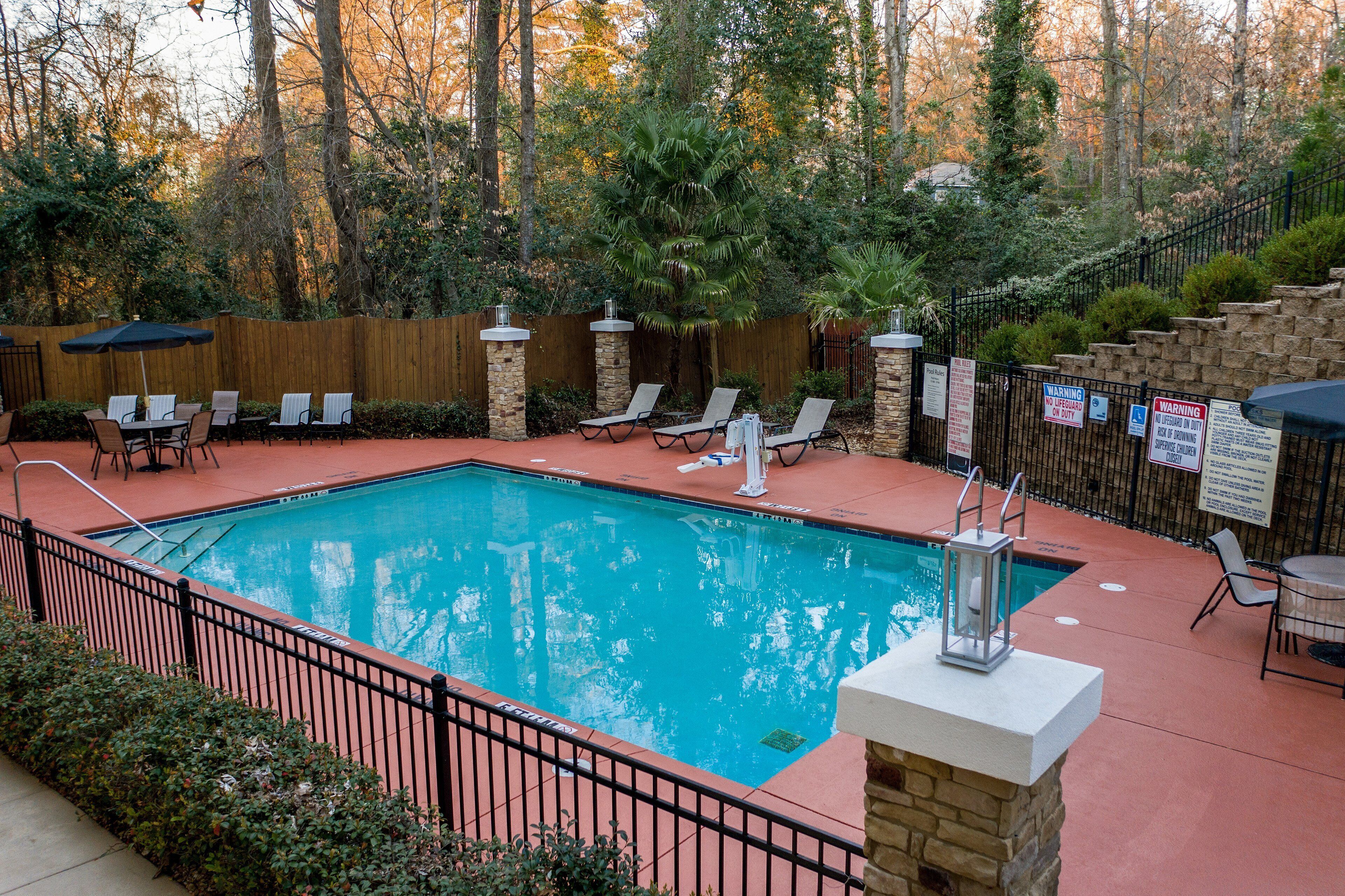 Holiday Inn Express Hotel & Suites Columbus-Fort Benning ...