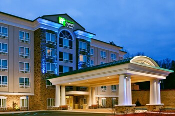 Holiday Inn Express Hotel & Suites Columbus-Fort Benning