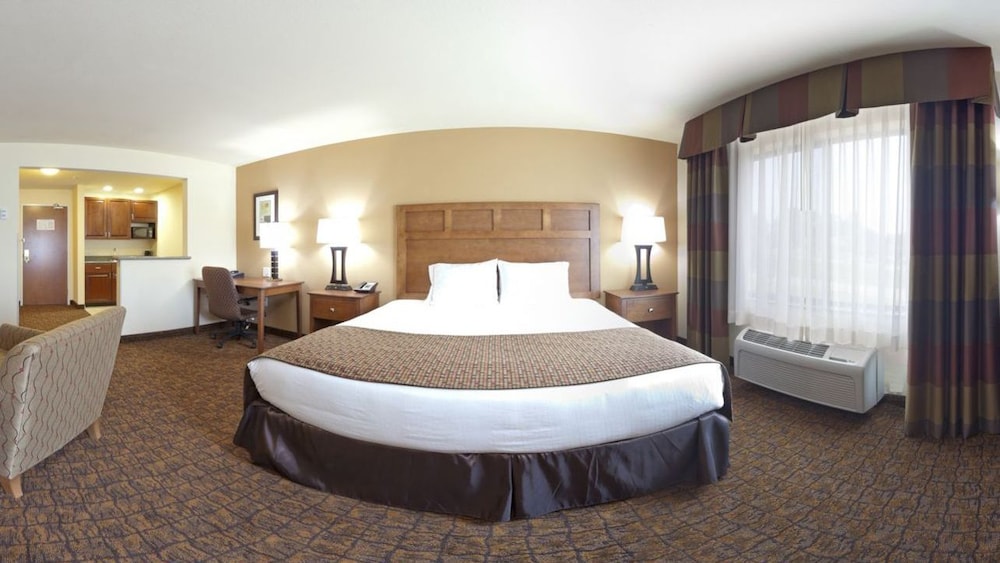 Holiday Inn Express Hotel & Suites Mount Airy, an IHG Hotel