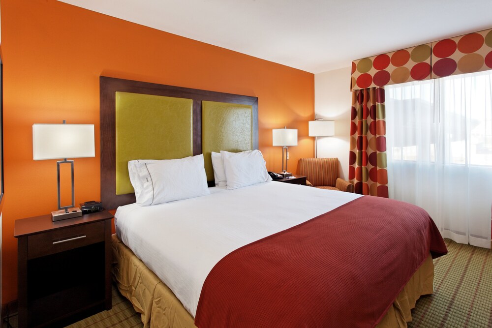 Holiday Inn Express Hotel & Suites FLORENCE NORTHEAST, an IHG Hotel