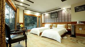 Desk, rollaway beds, free WiFi