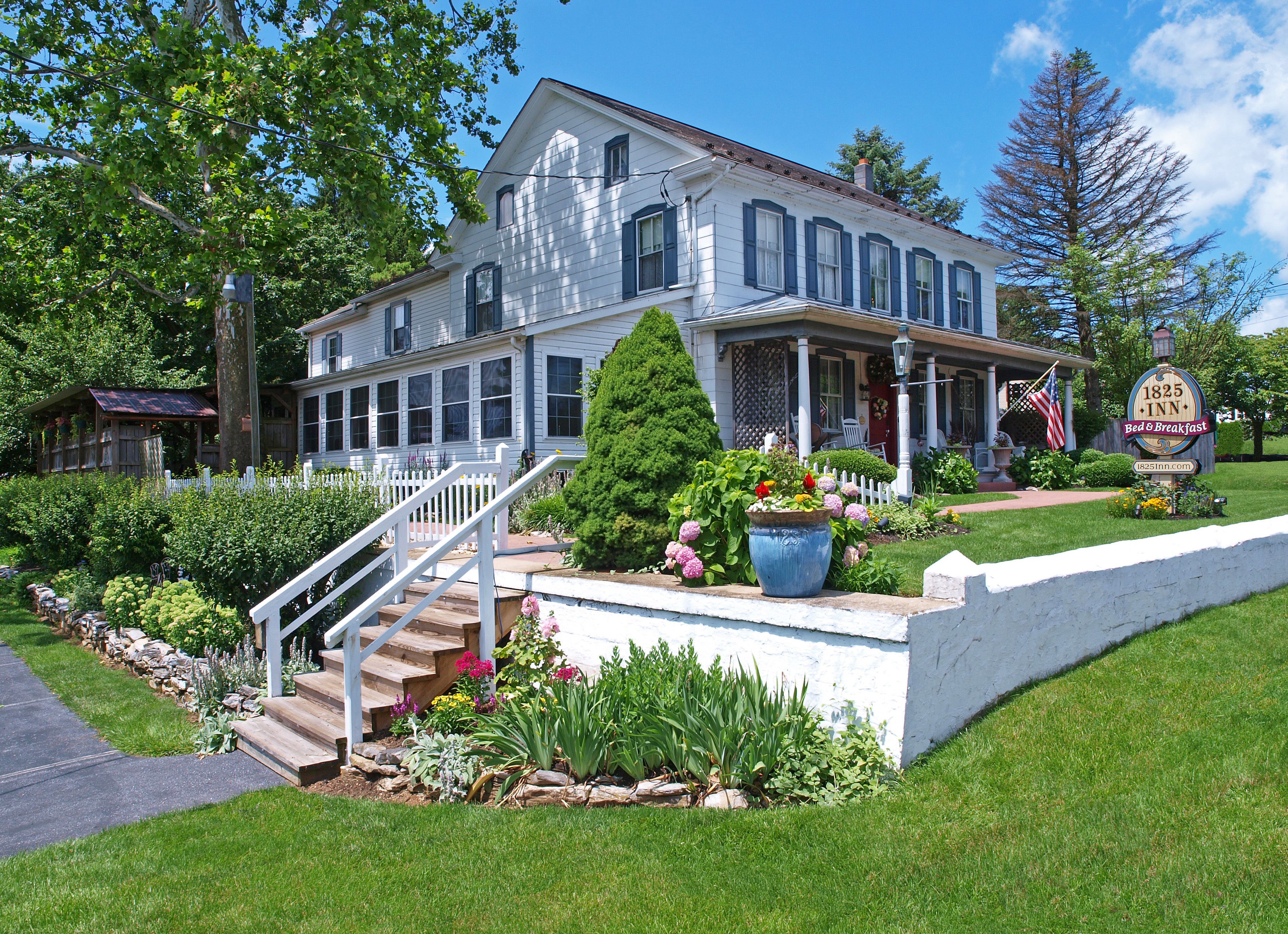 1825 Inn Bed and Breakfast in Palmyra, United States
