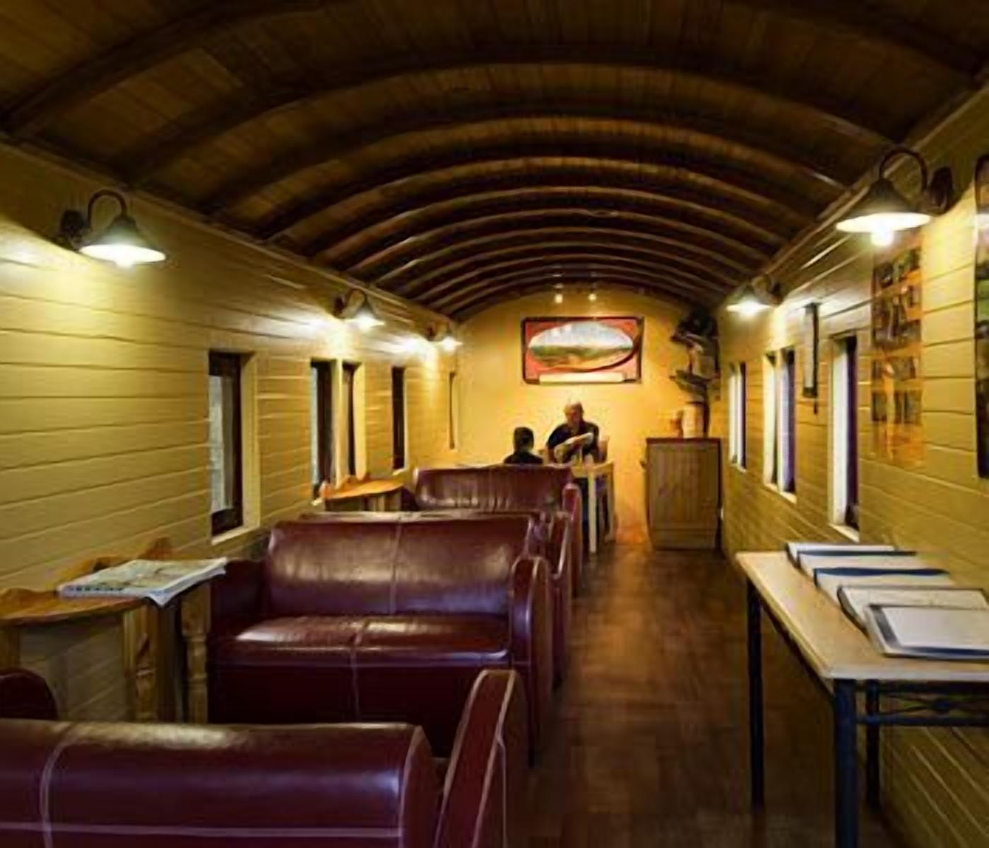 Glass House Mountains Ecolodge