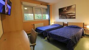 Bureau, rideaux occultants, Wi-Fi gratuit, draps fournis