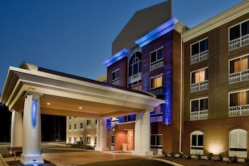 Holiday Inn Express Hotel & Suites Raleigh SW NC State
