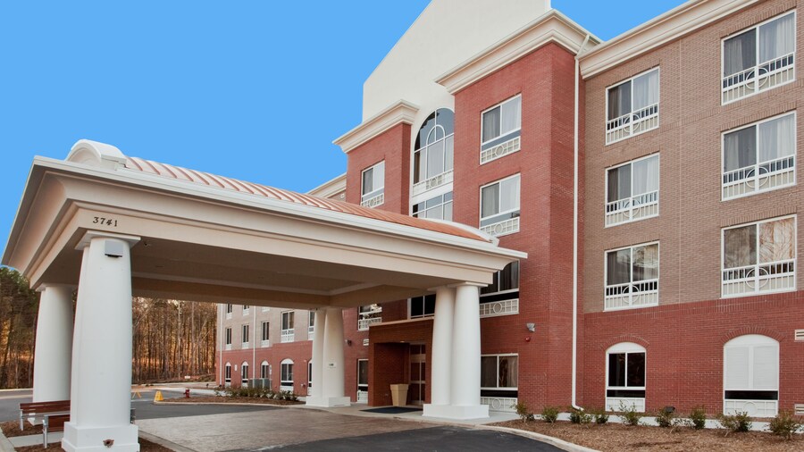 Holiday Inn Express Hotel & Suites Raleigh SW NC State, an IHG Hotel