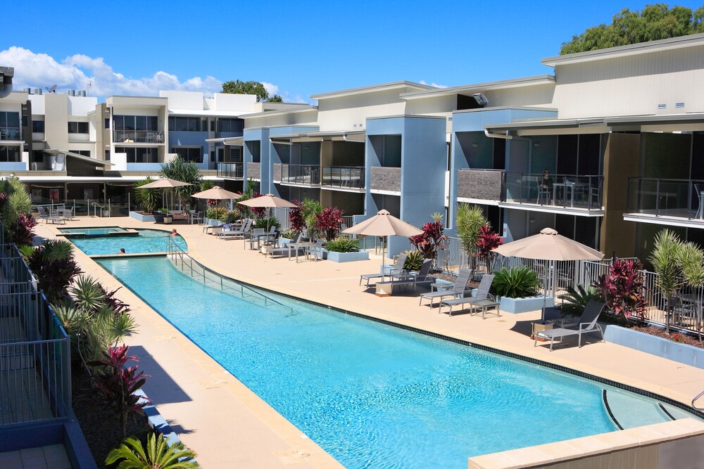 Outdoor pool, Ramada Hervey Bay