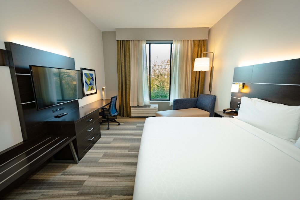 Holiday Inn Express & Suites Franklin - Berry Farms, an IHG Hotel