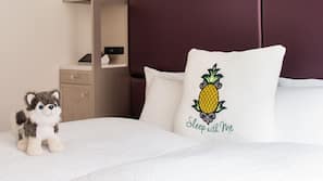 Premium bedding, down duvet, blackout curtains, free cots/infant beds