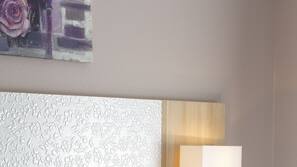 Caja fuerte, escritorio, wifi gratis y ropa de cama