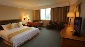 Minibar, in-room safe, desk, blackout drapes