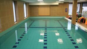 Indendørs pool