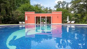 Seasonal outdoor pool, pool umbrellas, sun loungers