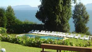 2 piscinas al aire libre, sombrillas, tumbonas