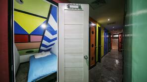 Iron/ironing board, free WiFi, linens