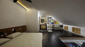 Iron/ironing board, free WiFi, linens