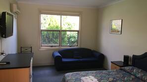 Minibar, individually furnished, free WiFi, linens