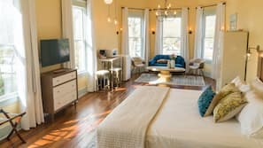 1 bedroom, Egyptian cotton sheets, premium bedding, memory foam beds