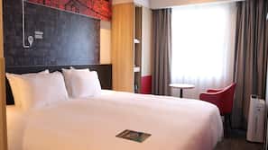 In-room safe, blackout curtains, free WiFi, linens
