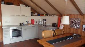 Kühlschrank, Mikrowelle, Ofen, Herd