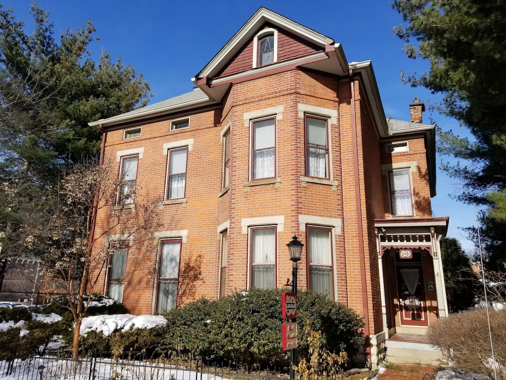 50 Lincoln Short North B&B in Columbus Best Rates & Deals on Orbitz