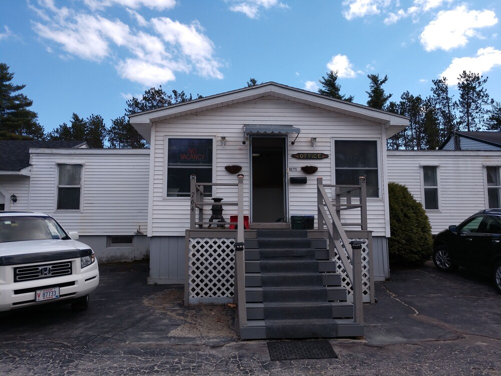 West Bethel Motel in Bethel Best Rates & Deals on Orbitz