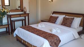 Free WiFi, linens
