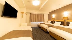 Down duvets, in-room safe, desk, blackout curtains