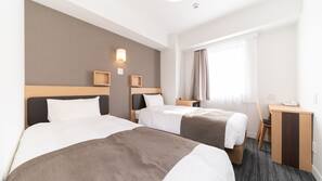 Down duvets, in-room safe, desk, blackout curtains