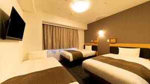 Down duvets, in-room safe, desk, blackout curtains