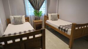 3 Schlafzimmer, Verdunkelungsvorhänge, Bügeleisen/Bügelbrett