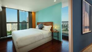 Premium bedding, in-room safe, individually decorated