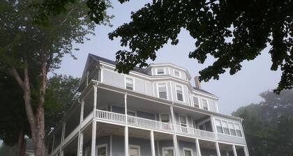 Hillside Landing B&B