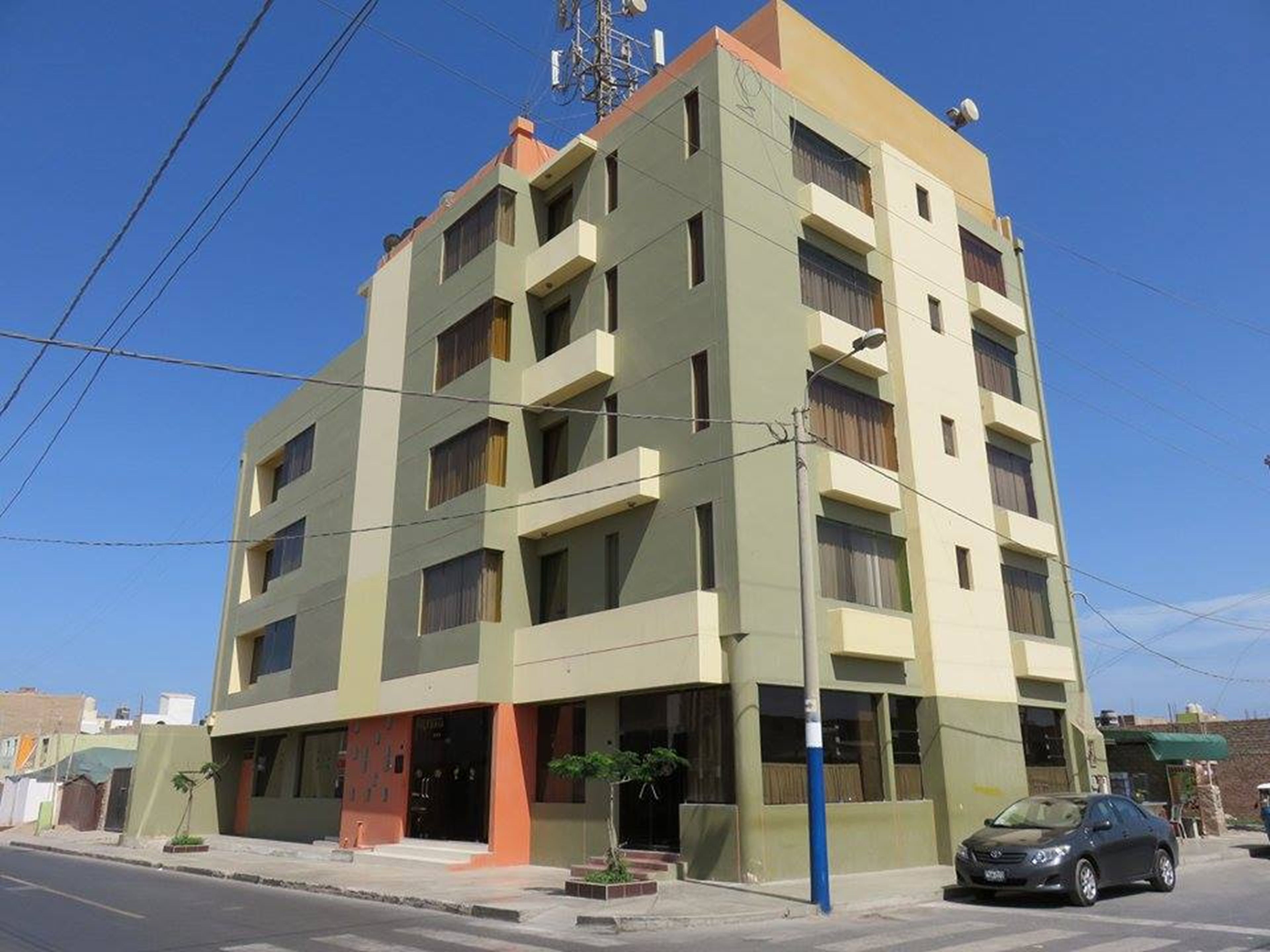 Hotel Victoria in Pisco, Peru