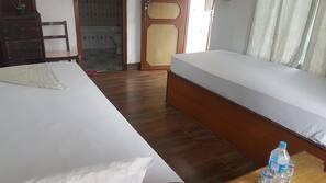 In-room safe, free WiFi