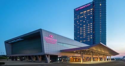 Crowne Plaza Dalian Sports Center, an IHG Hotel