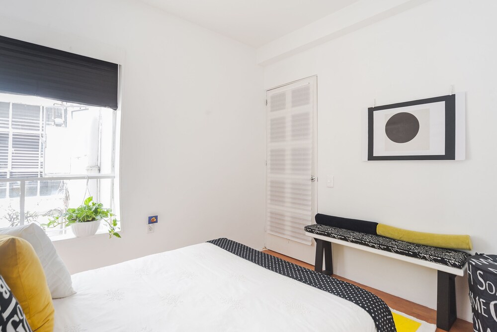 Black White Apartment 2019 Deals Promotions Expedia Singapore Black White Apartment 3 0 Out Of 5 Exterior Guestroom