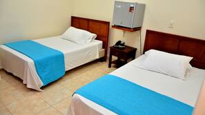 Minibar, escritorio, wifi gratis y ropa de cama