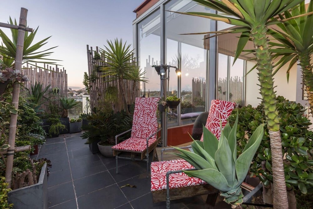 Loft Penthouse With Startling City Views + Parking