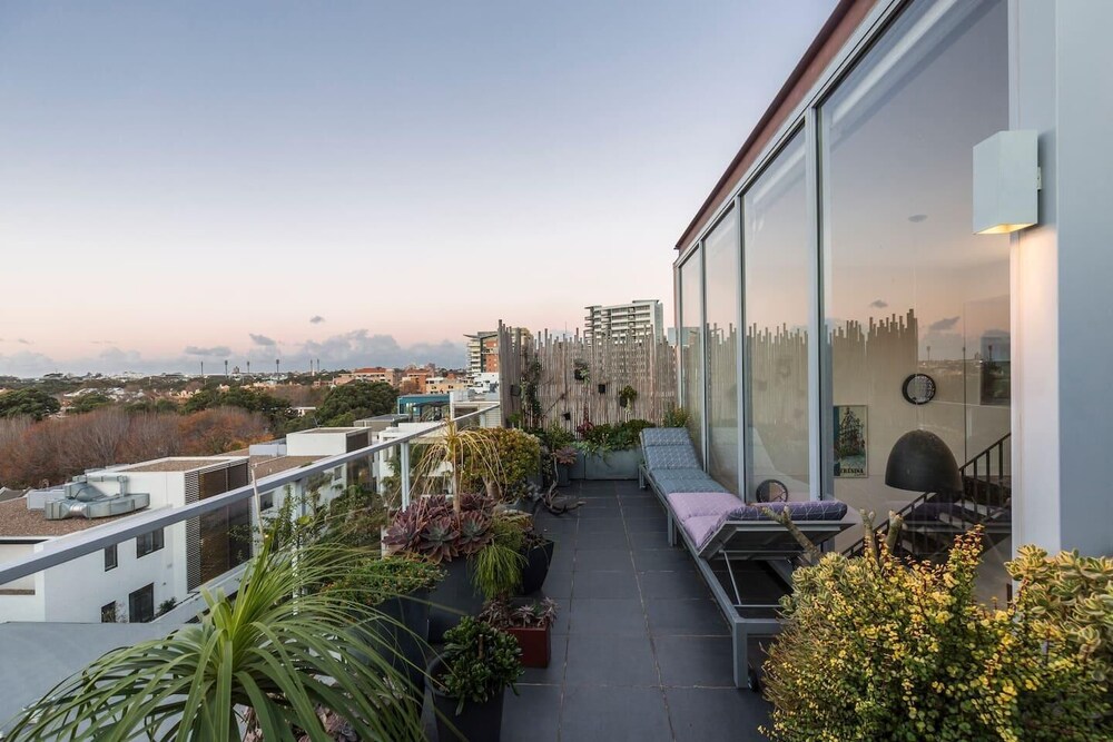 Loft Penthouse With Startling City Views + Parking