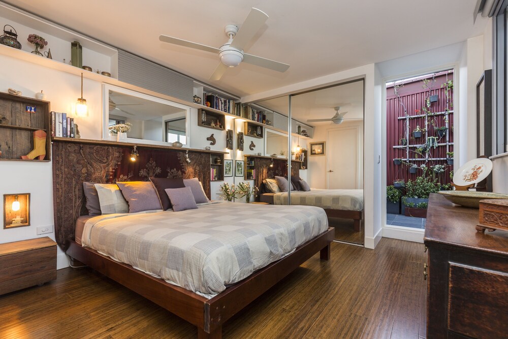 Loft Penthouse With Startling City Views + Parking