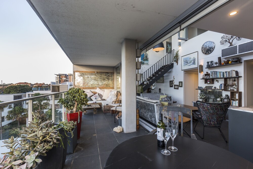 Loft Penthouse With Startling City Views + Parking