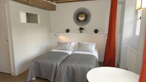Décoration personnalisée, rideaux occultants, Wi-Fi gratuit