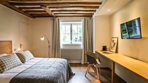 Décoration personnalisée, rideaux occultants, Wi-Fi gratuit
